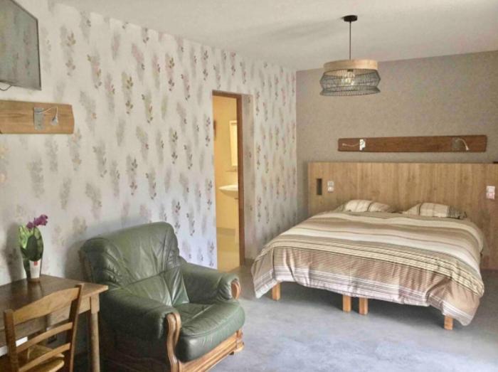 Bed and Breakfast La Ferme De Montard Montmorot Zimmer foto